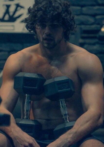 Noah Centineo photo
