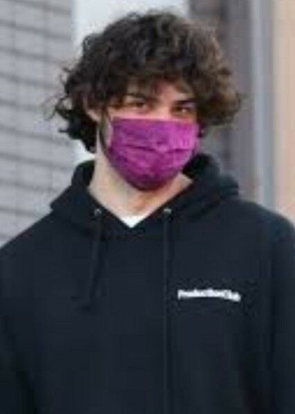 Noah Centineo photo