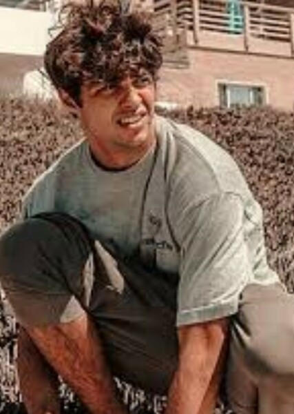 Noah Centineo photo