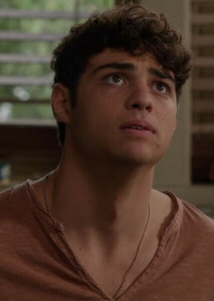 Noah Centineo photo