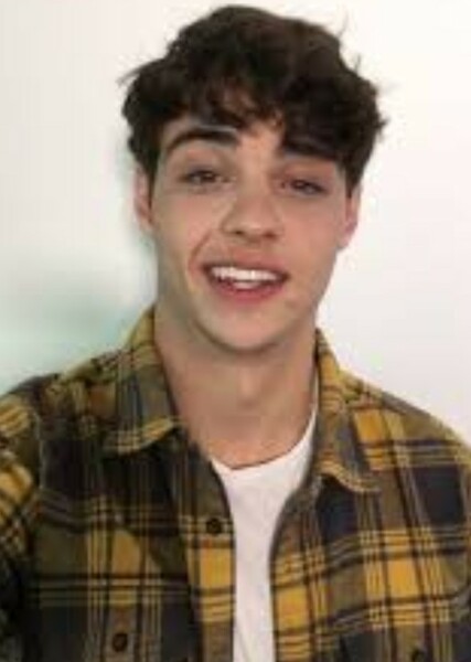 Noah Centineo photo