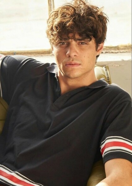 Noah Centineo photo
