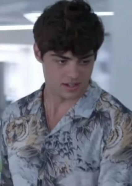 Noah Centineo photo