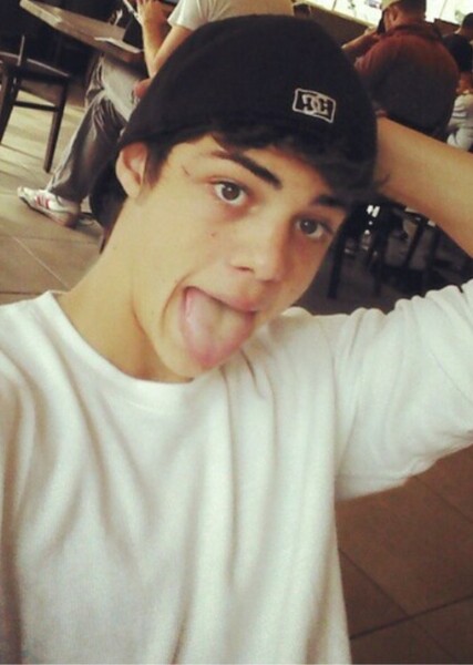 Noah Centineo photo