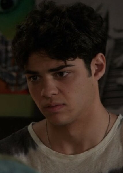 Noah Centineo photo