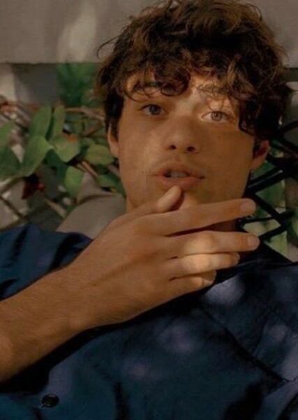 Noah Centineo photo
