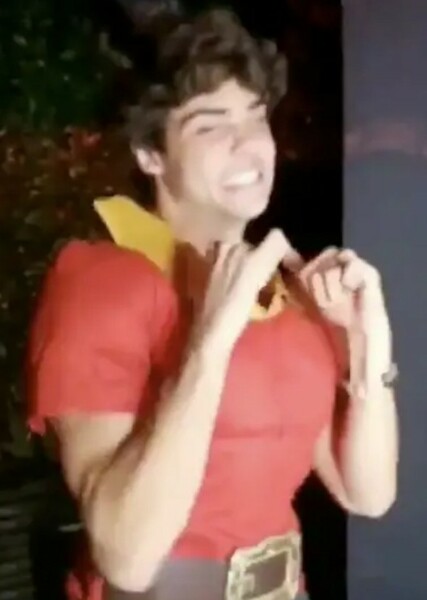 Noah Centineo photo