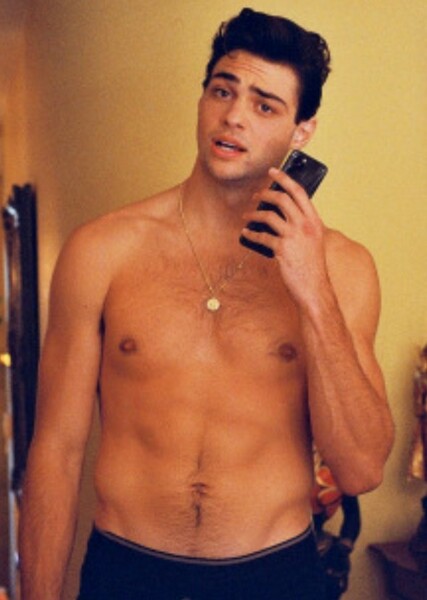 Noah Centineo photo