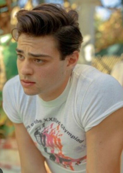 Noah Centineo photo