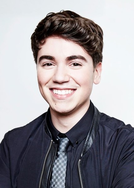 Noah Galvin photo