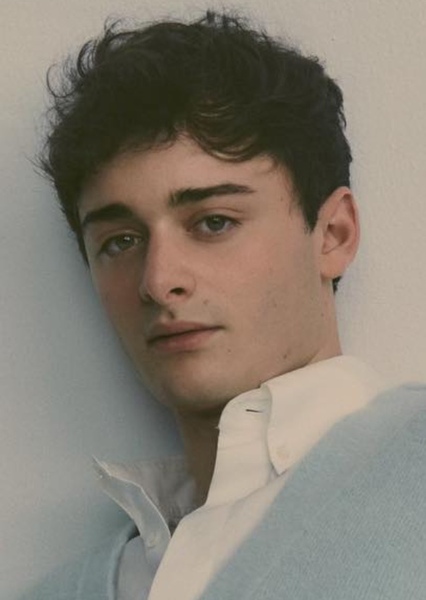 Noah Schnapp photo