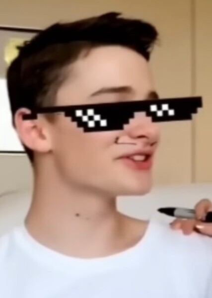Noah Schnapp photo