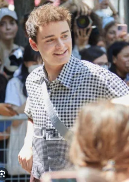 Noah Schnapp photo