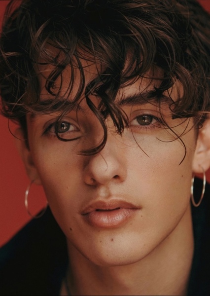 Noah Urrea photo