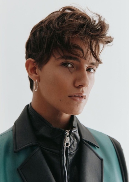 Noah Urrea photo