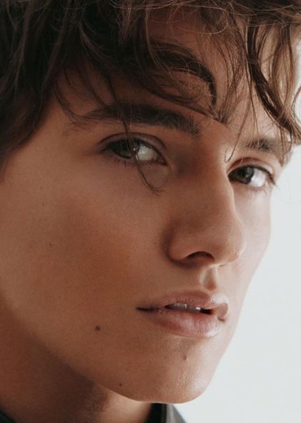 Noah Urrea photo