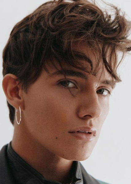 Noah Urrea photo