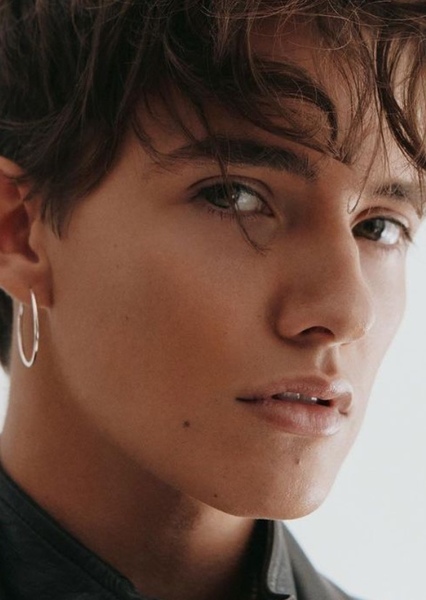 Noah Urrea photo