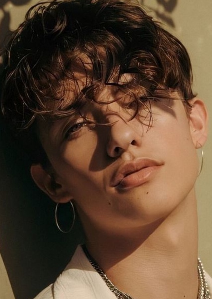Noah Urrea photo