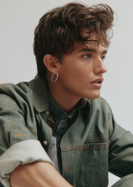 Noah Urrea photo