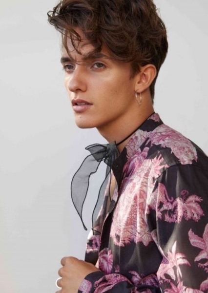Noah Urrea photo