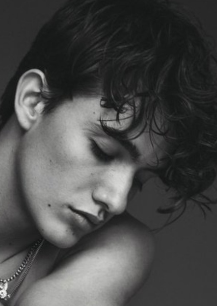 Noah Urrea photo