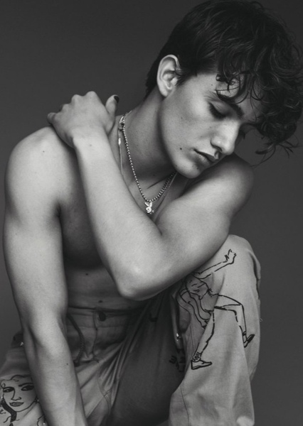 Noah Urrea photo