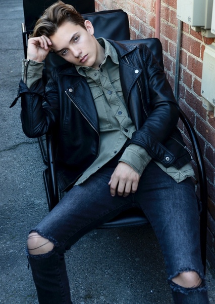 Noah Urrea photo