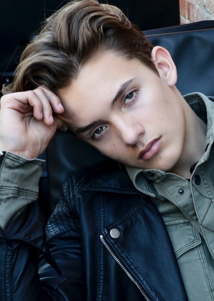 Noah Urrea photo