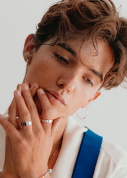Noah Urrea photo
