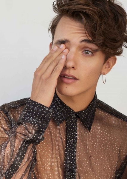 Noah Urrea photo
