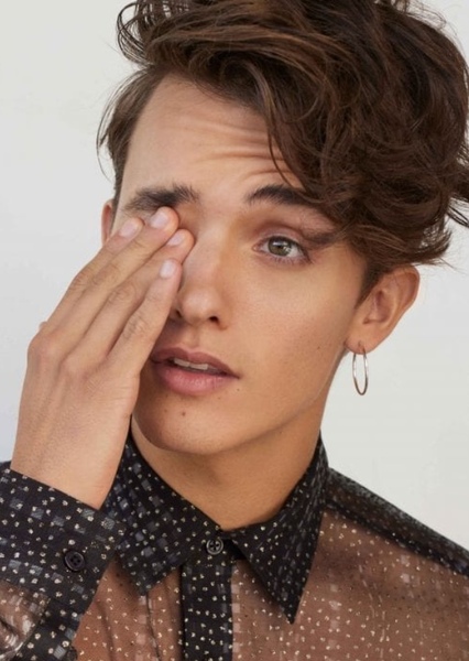 Noah Urrea photo
