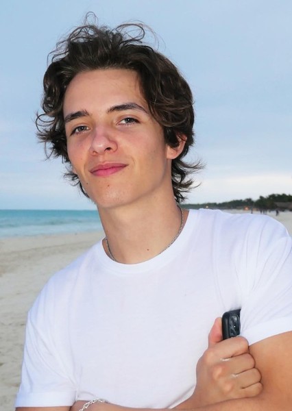 Noah Urrea photo