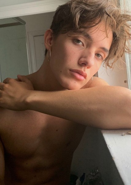 Noah Urrea photo