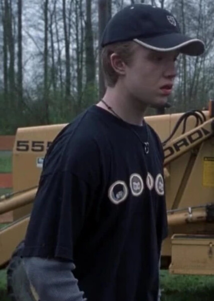 Noel Fisher photo