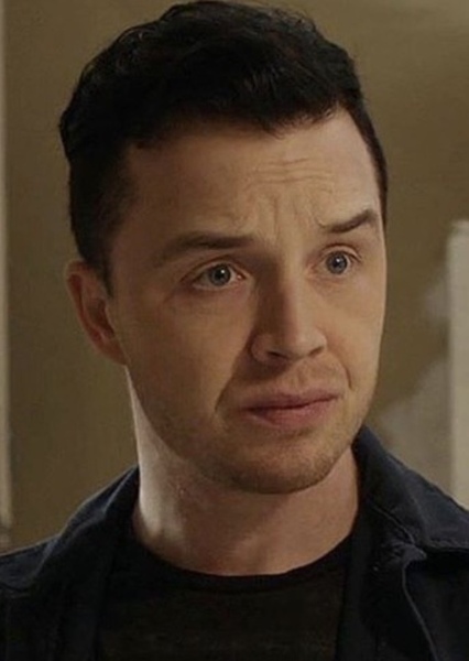 Noel Fisher photo
