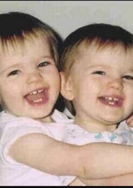 Noelle and Cali Sheldon photo