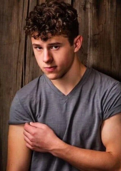 Nolan Gould photo