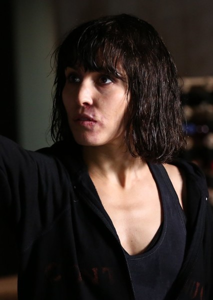 Noomi Rapace photo