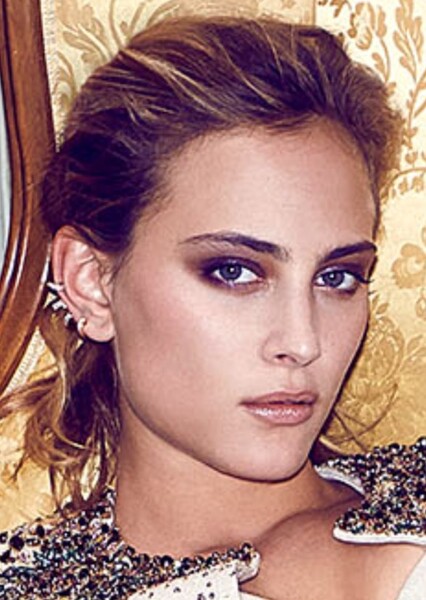 Nora Arnezeder