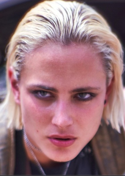 Nora Arnezeder photo