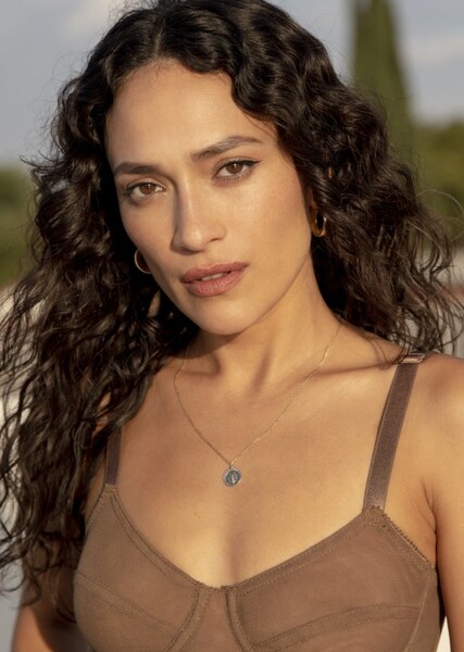 Nora Dale photo