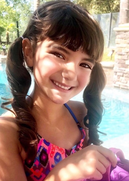 Nora Harriet photo