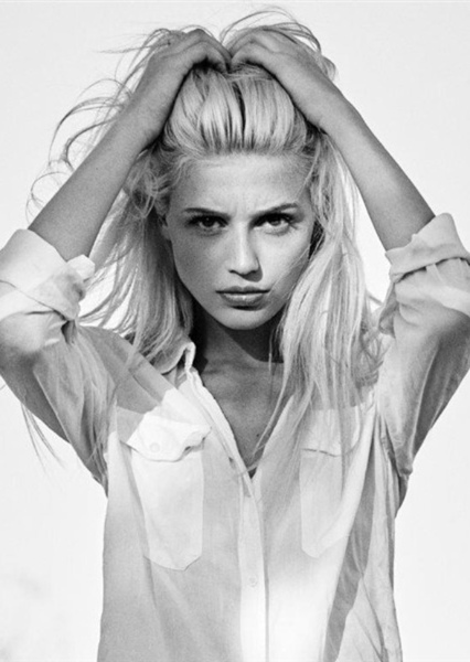 Nora O'Neil photo