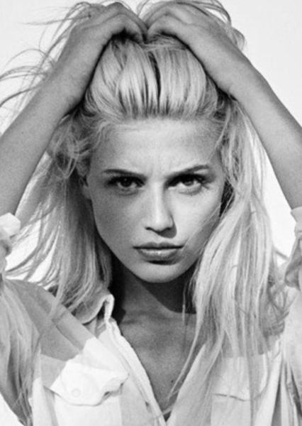 Nora O'Neil photo
