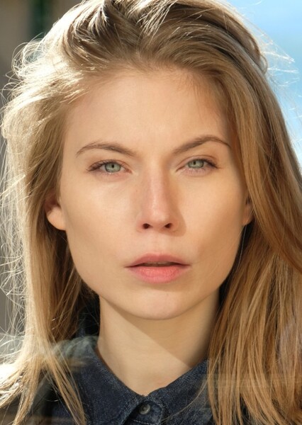 Nora Waldstätten photo