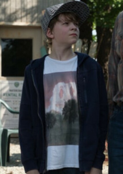 Oakes Fegley photo