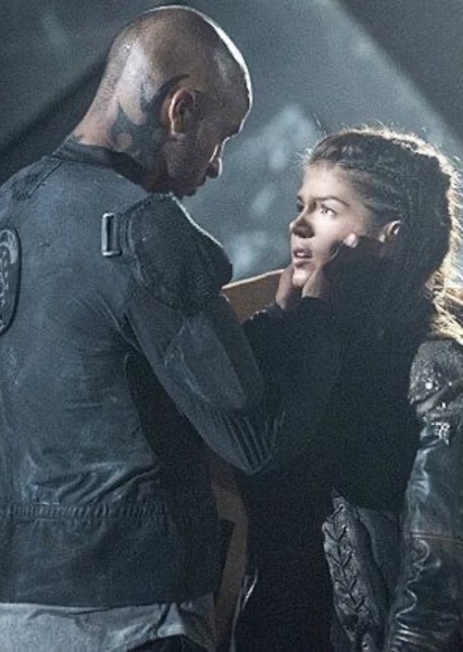 Octavia & Lincoln (The 100) photo