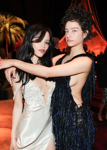 Odessa A’zion and Jenna Ortega photo