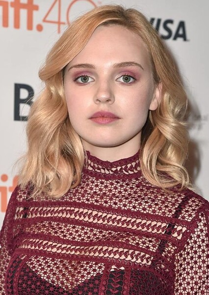 Odessa Young photo
